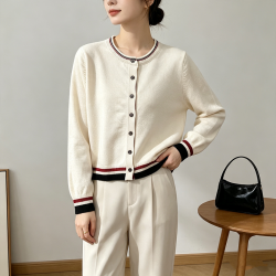 5631