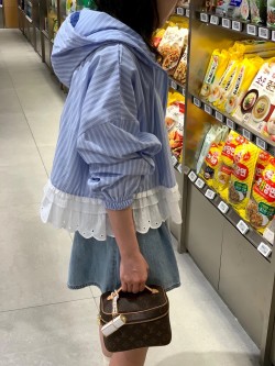 1724